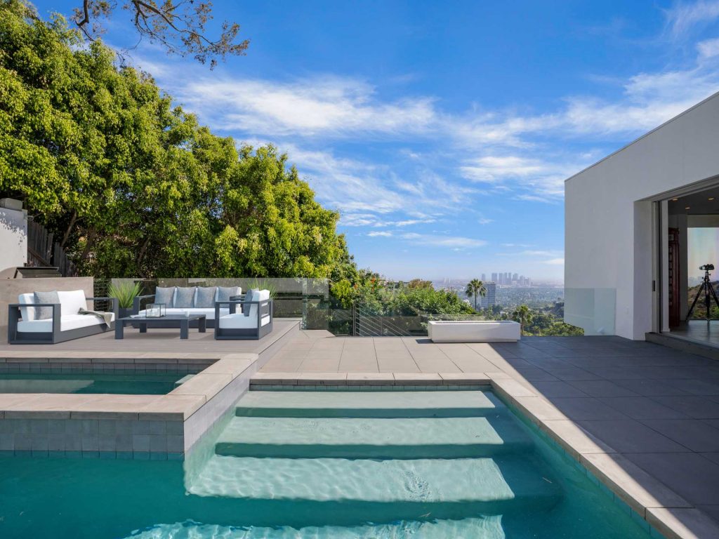 Bold yet timeless, 1654 N. Doheny Drive is an architectural work of art that captivates and inspires.